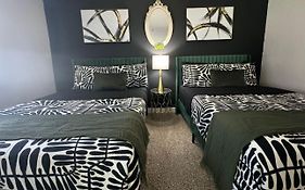 Luxury One Bedroom Apartments Free Parking&Pool